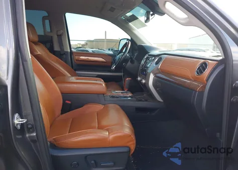 2020 Toyota Tundra 1794 Edition z USA, uszkodzony, nr VIN 5TFGY5F11LX271830